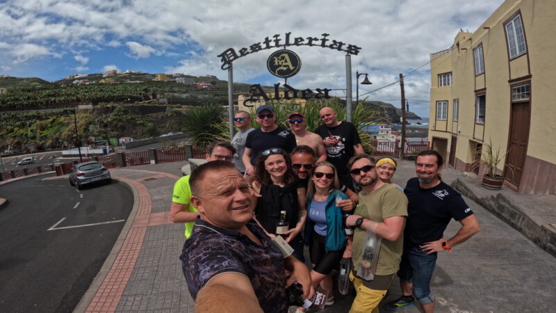 wyspa La Palma i bawiąca się załoga Morskich Szwędaków